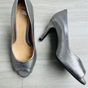 Nurture by Lamaze Metallic Gray Peep Toe Heels